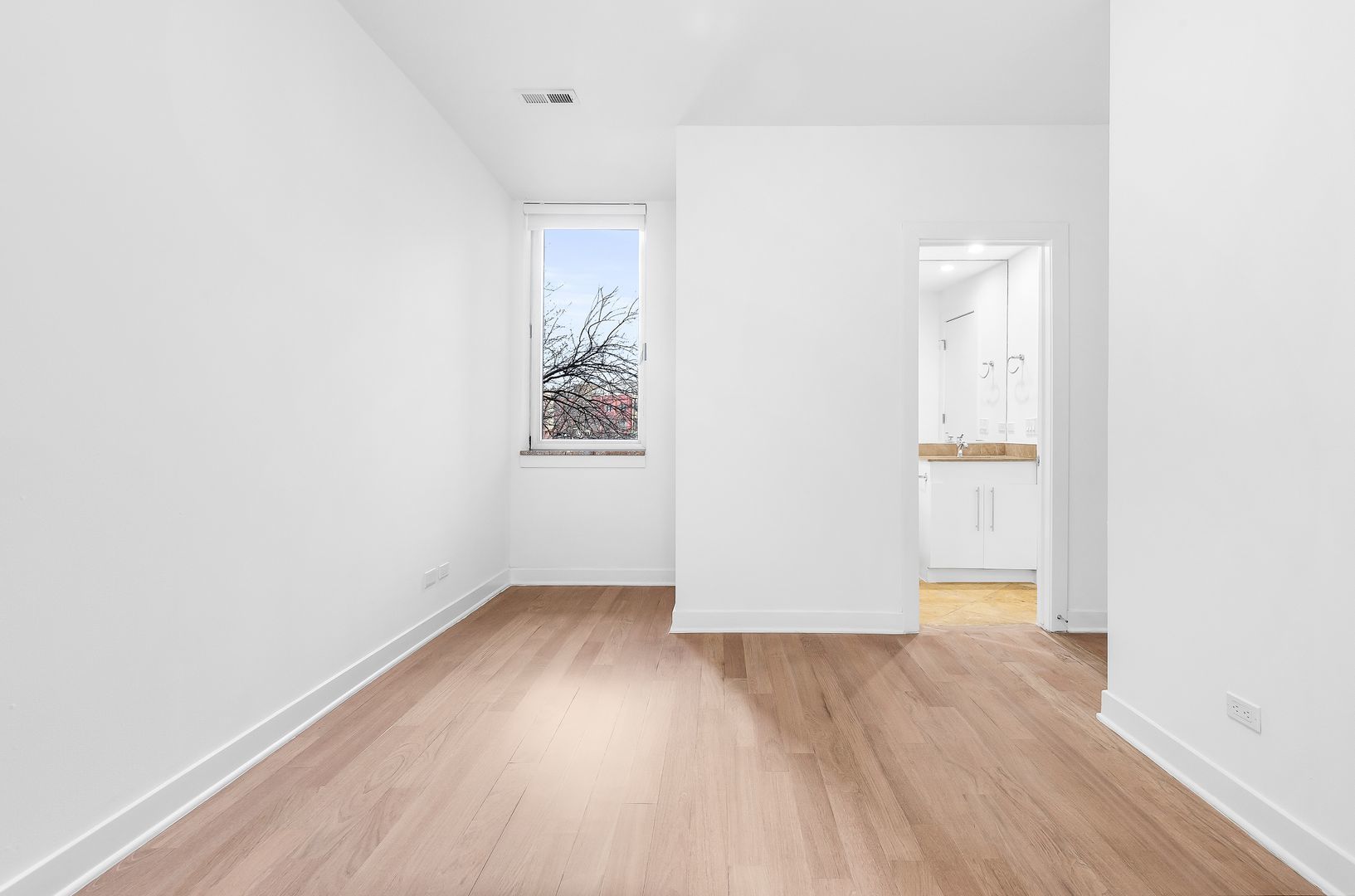 914 W Hubbard Street Unit: 304