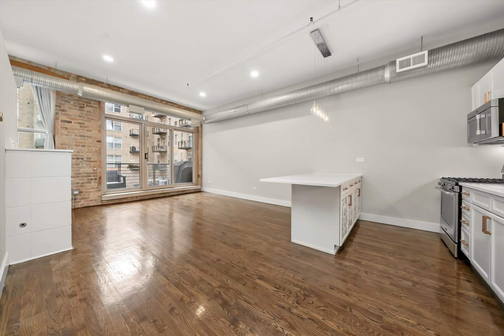 417 S Jefferson Street Unit: 209B