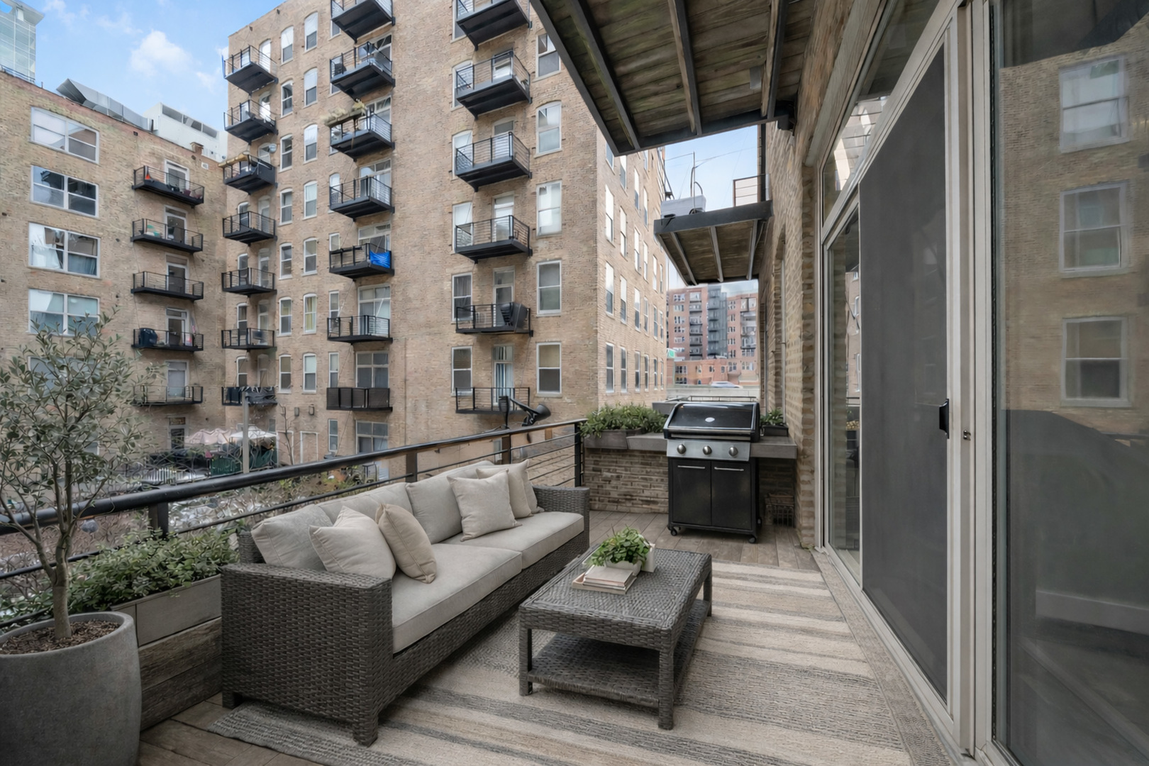 417 S Jefferson Street Unit: 209B