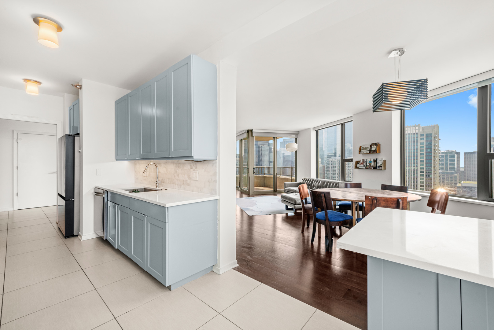 501 N Clinton Street Unit: 3203