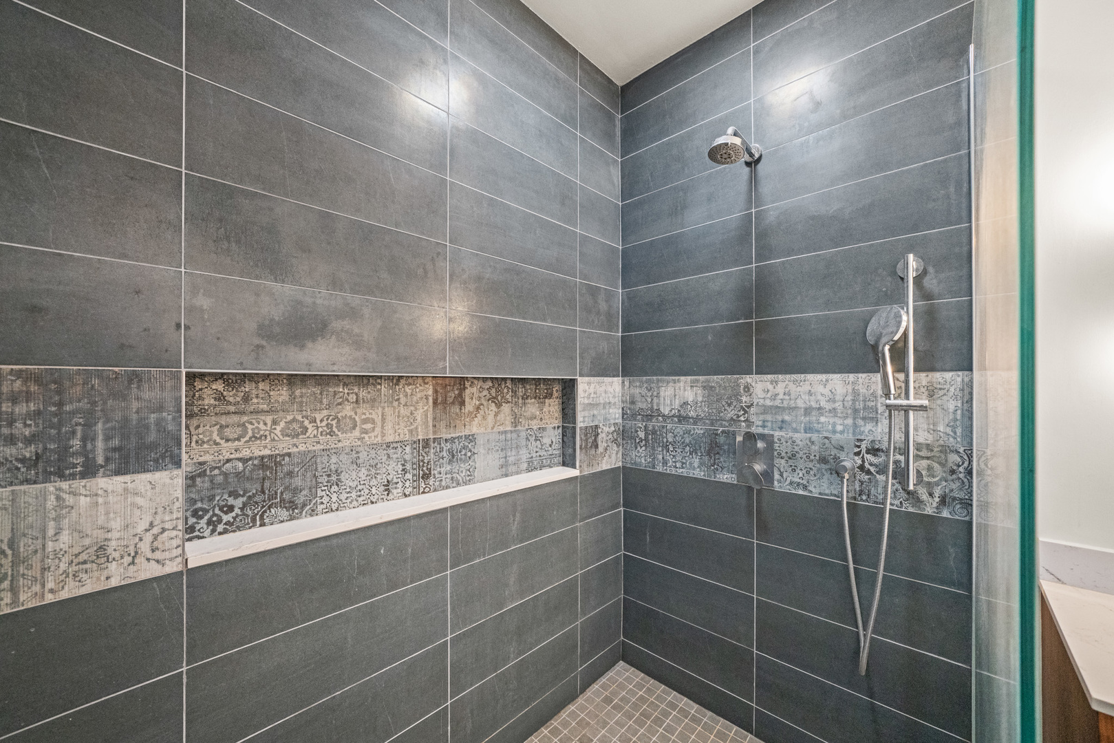 501 N Clinton Street Unit: 3203