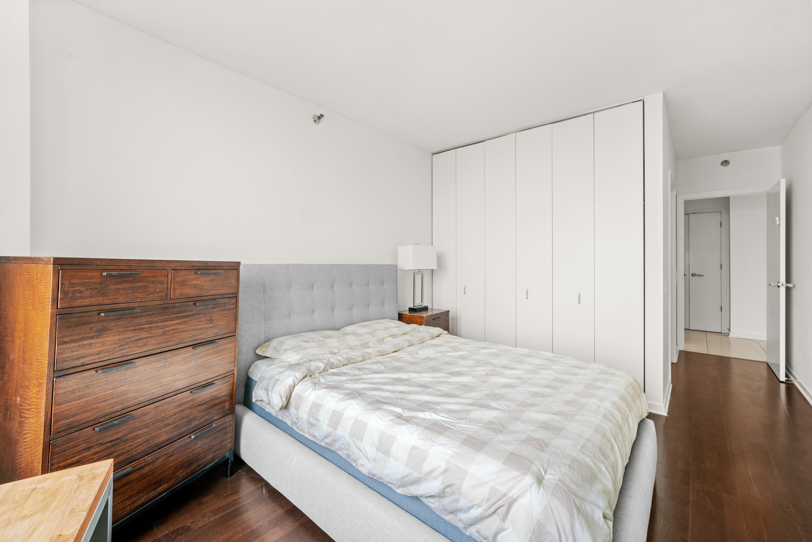 501 N Clinton Street Unit: 3203