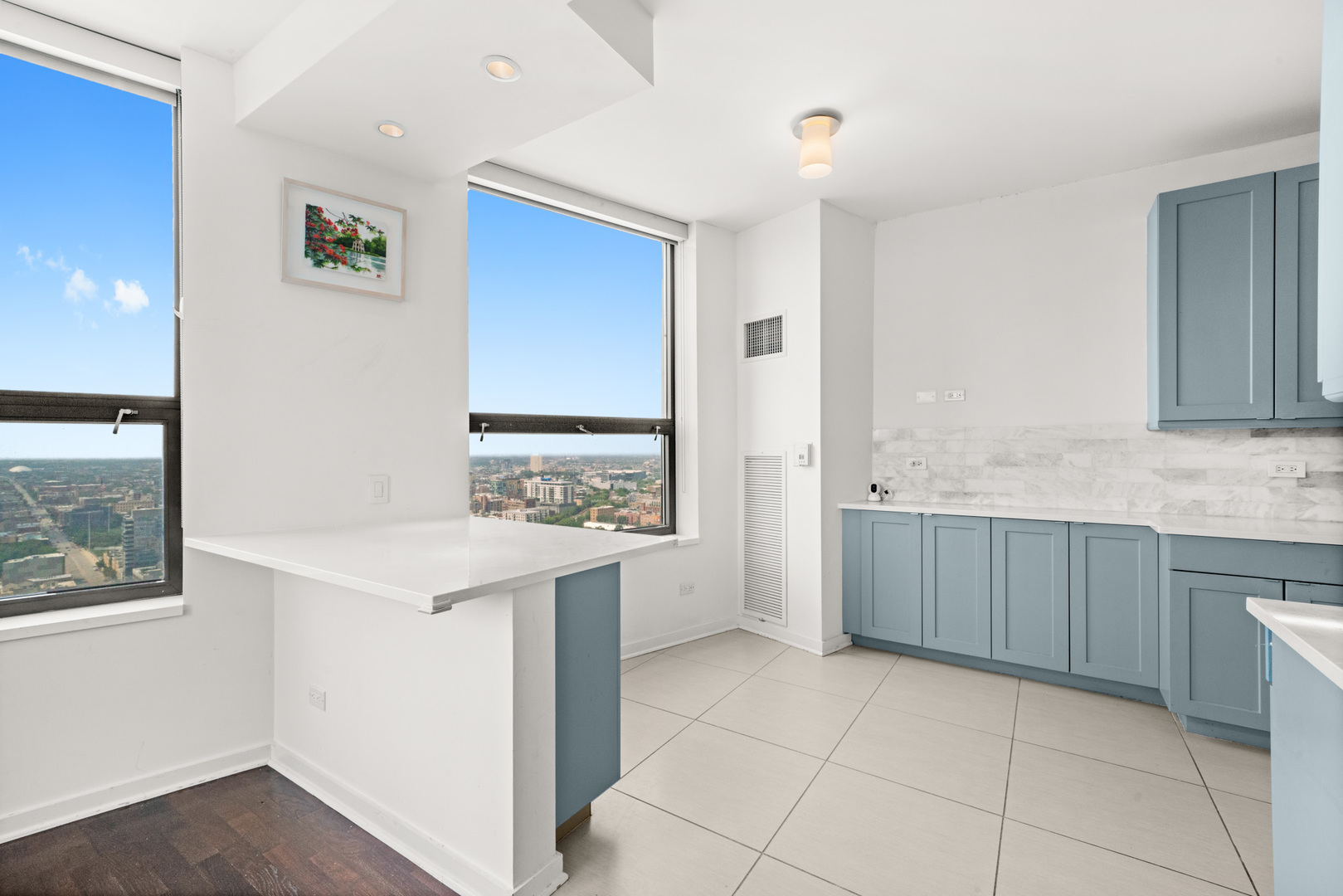 501 N Clinton Street Unit: 3203