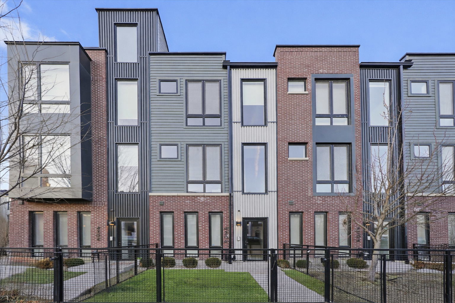 4232 W Belmont Avenue Unit: 2