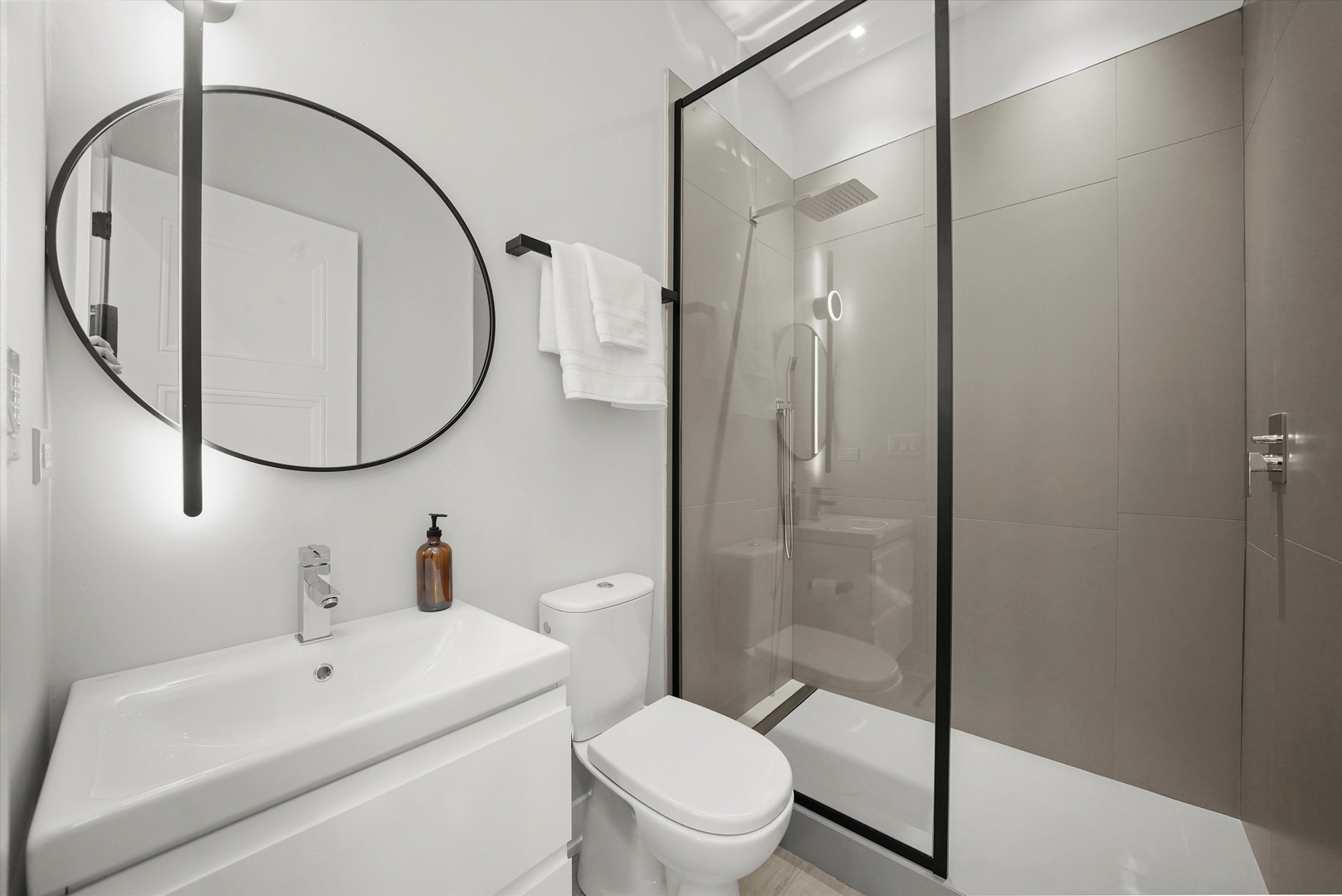 4232 W Belmont Avenue Unit: 2