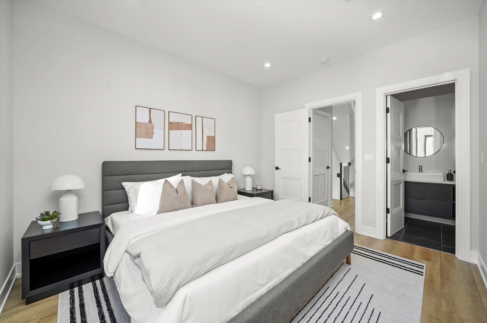 4232 W Belmont Avenue Unit: 2