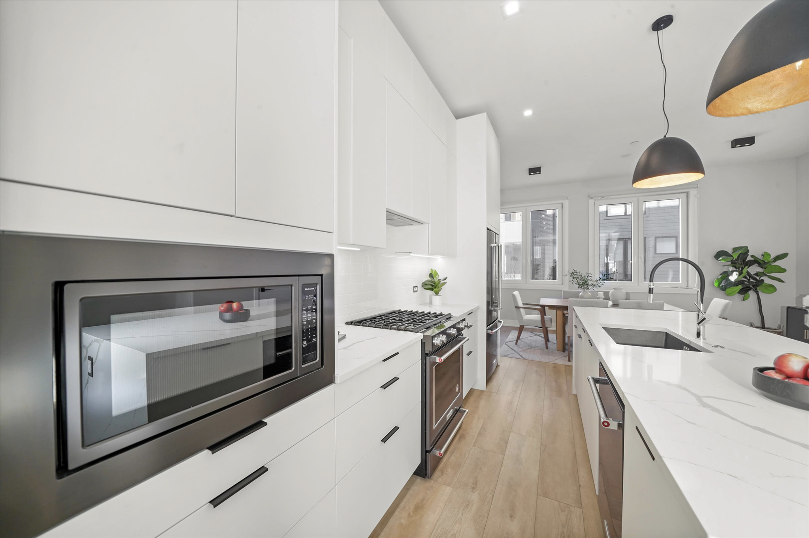 4232 W Belmont Avenue Unit: 2