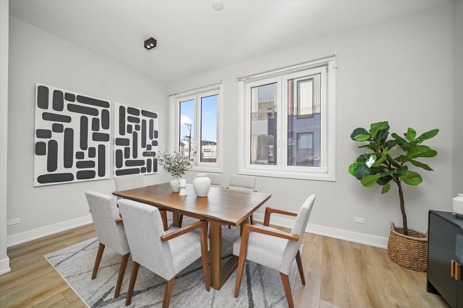 4232 W Belmont Avenue Unit: 2