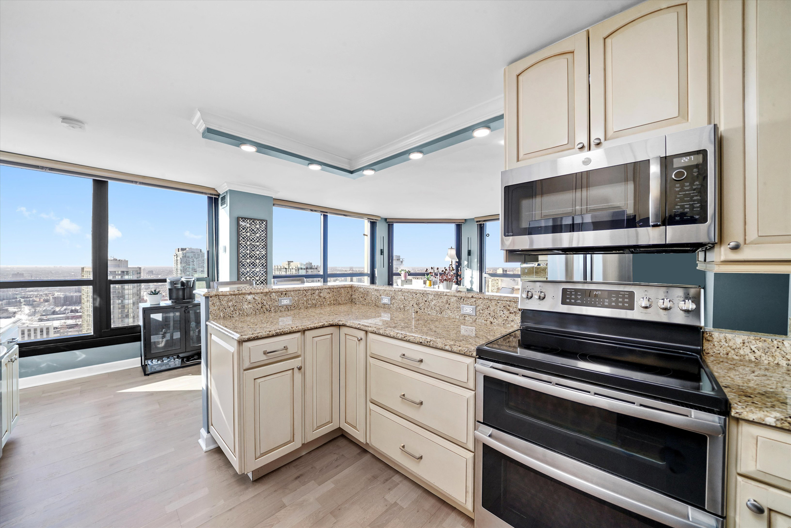 1030 N STATE Street Unit: 34B