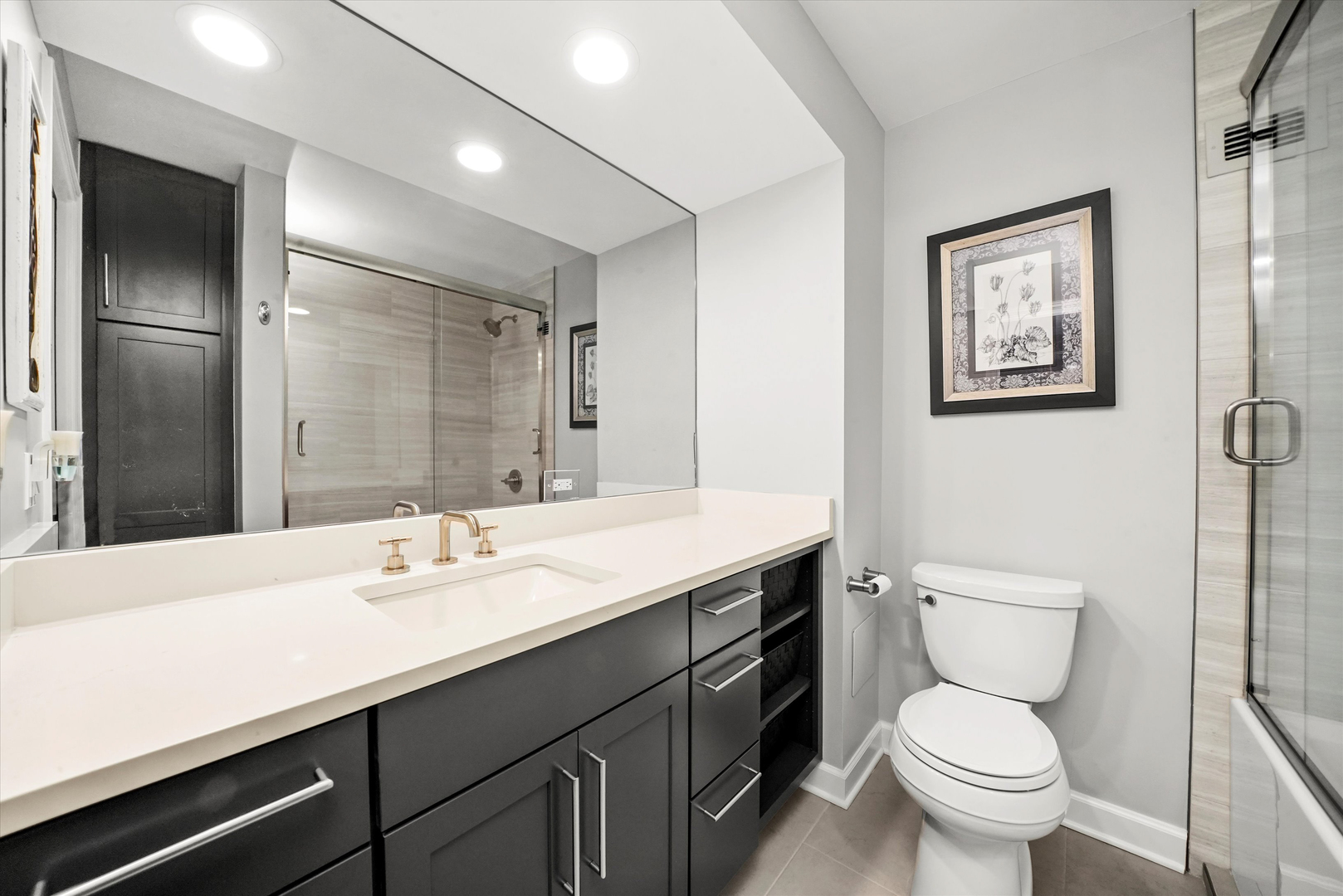 1030 N STATE Street Unit: 34B