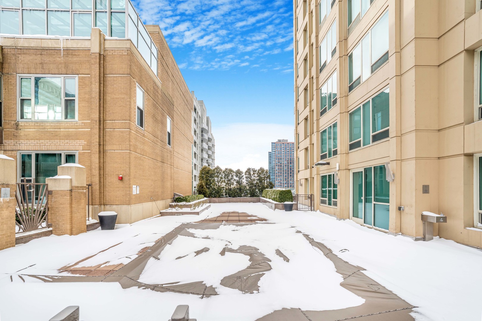 33 W Ontario Street Unit: 26A