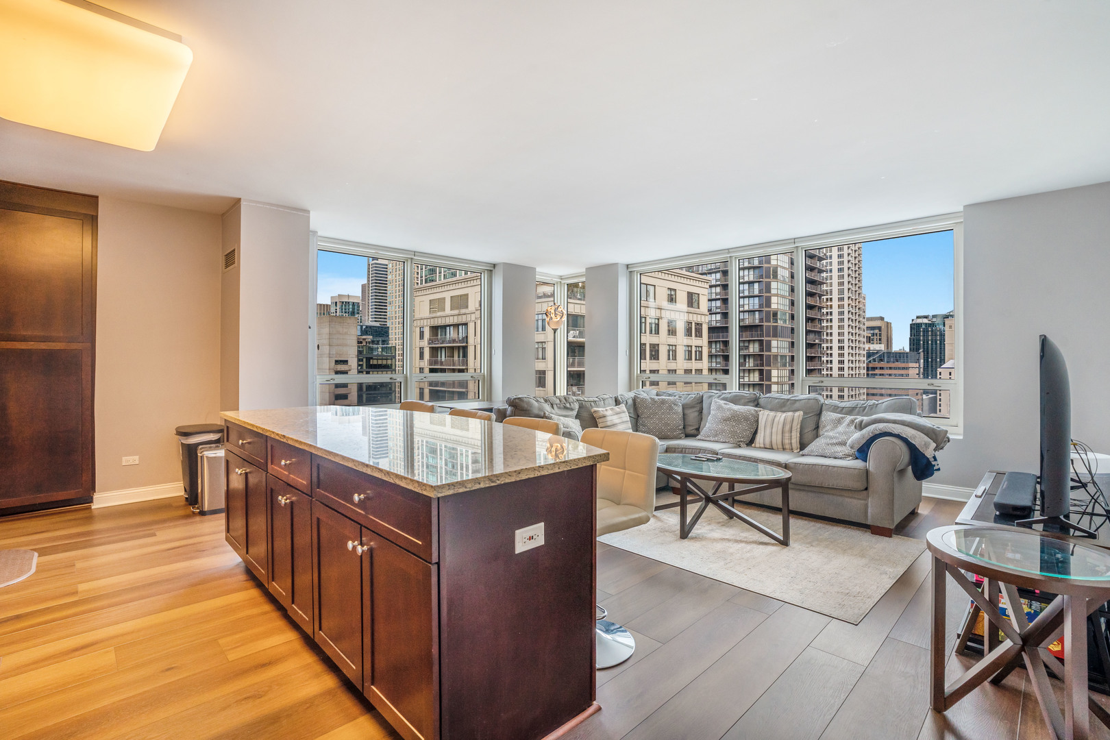 33 W Ontario Street Unit: 26A