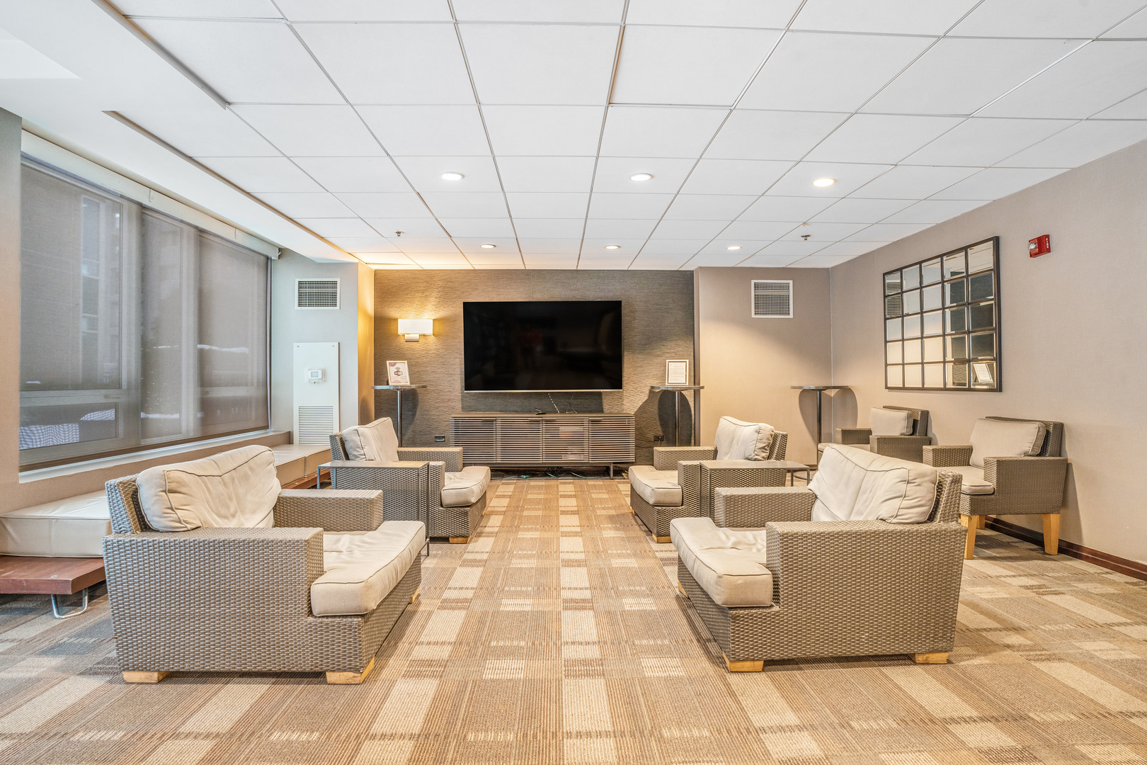 33 W Ontario Street Unit: 26A