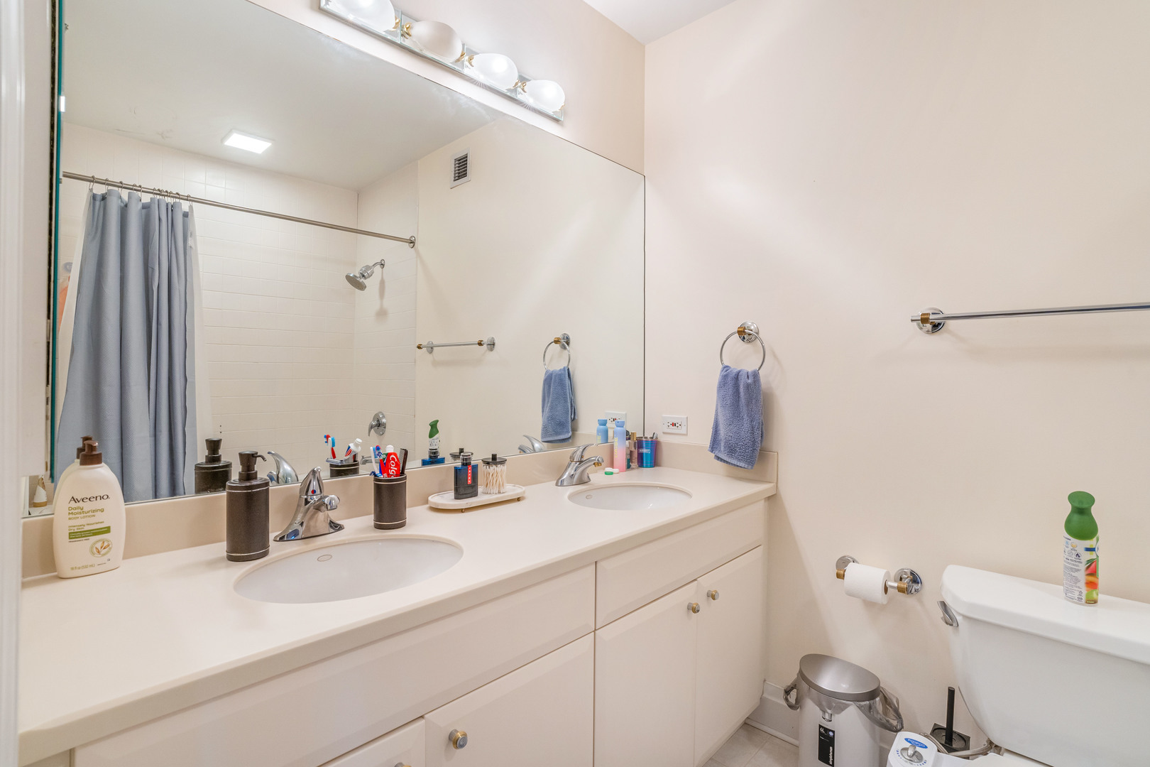 33 W Ontario Street Unit: 26A