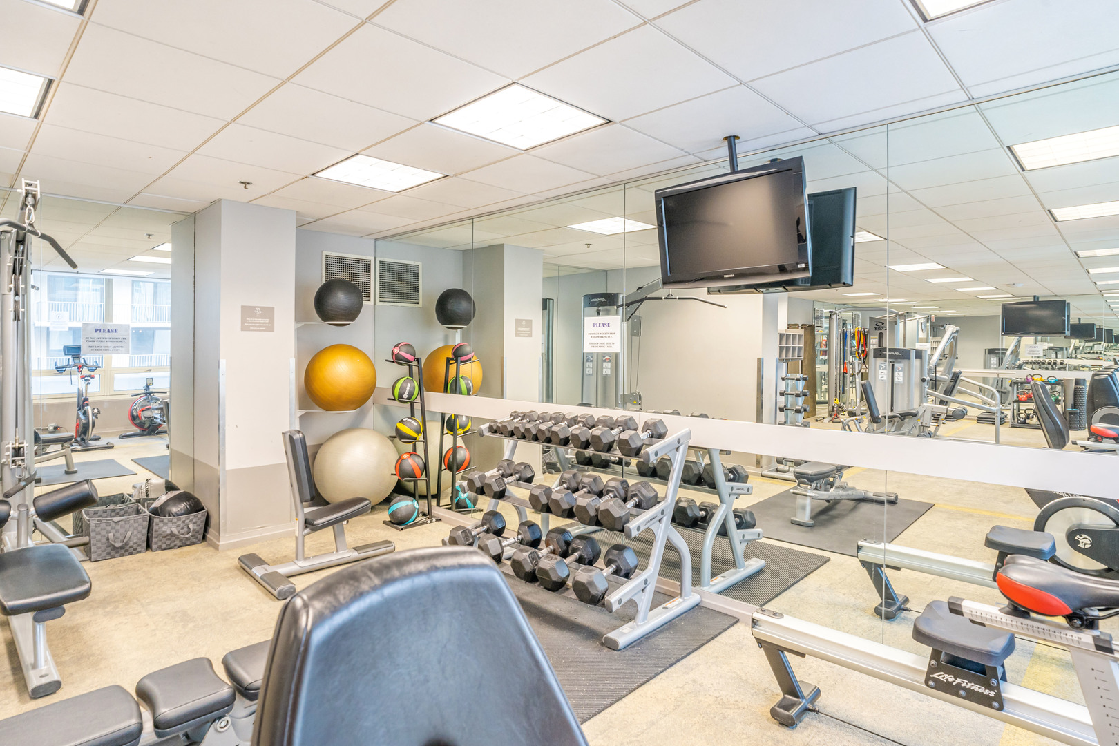 33 W Ontario Street Unit: 26A