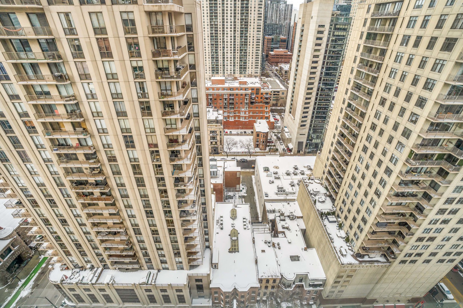 33 W Ontario Street Unit: 26A