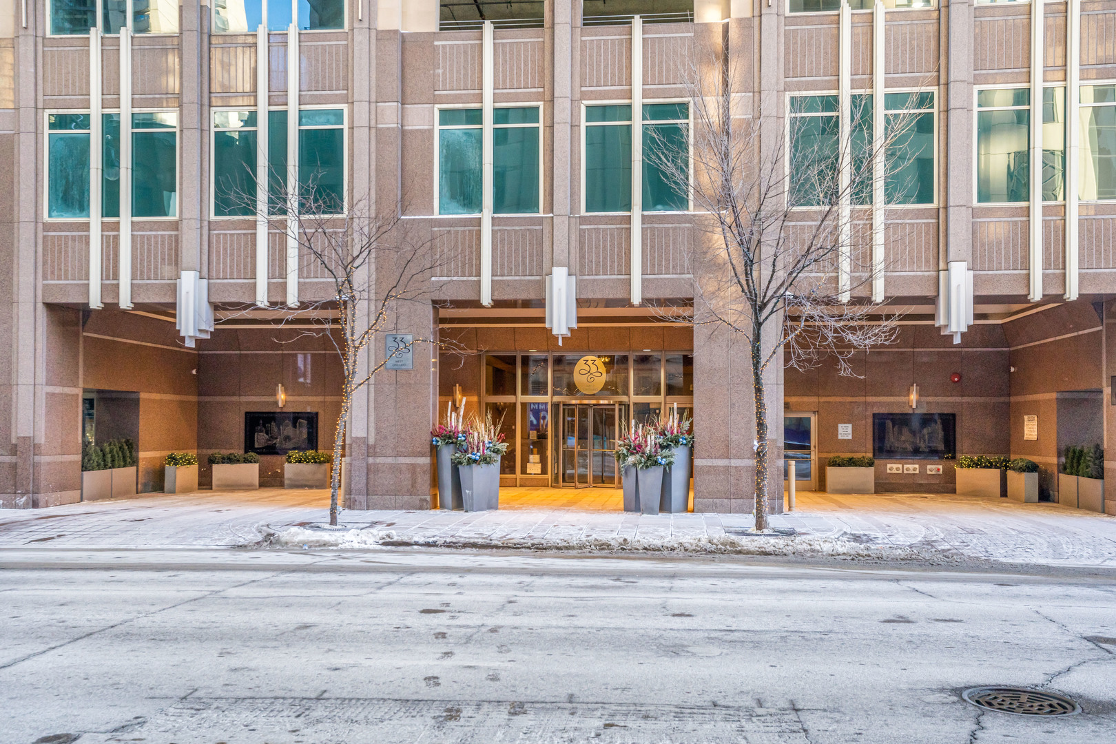33 W Ontario Street Unit: 26A