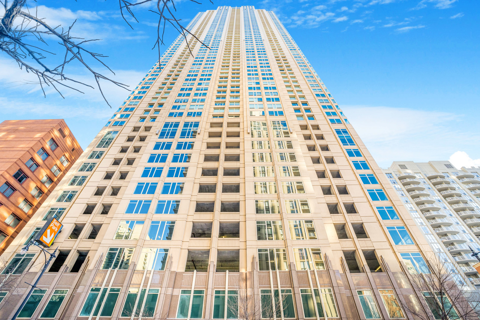 33 W Ontario Street Unit: 26A
