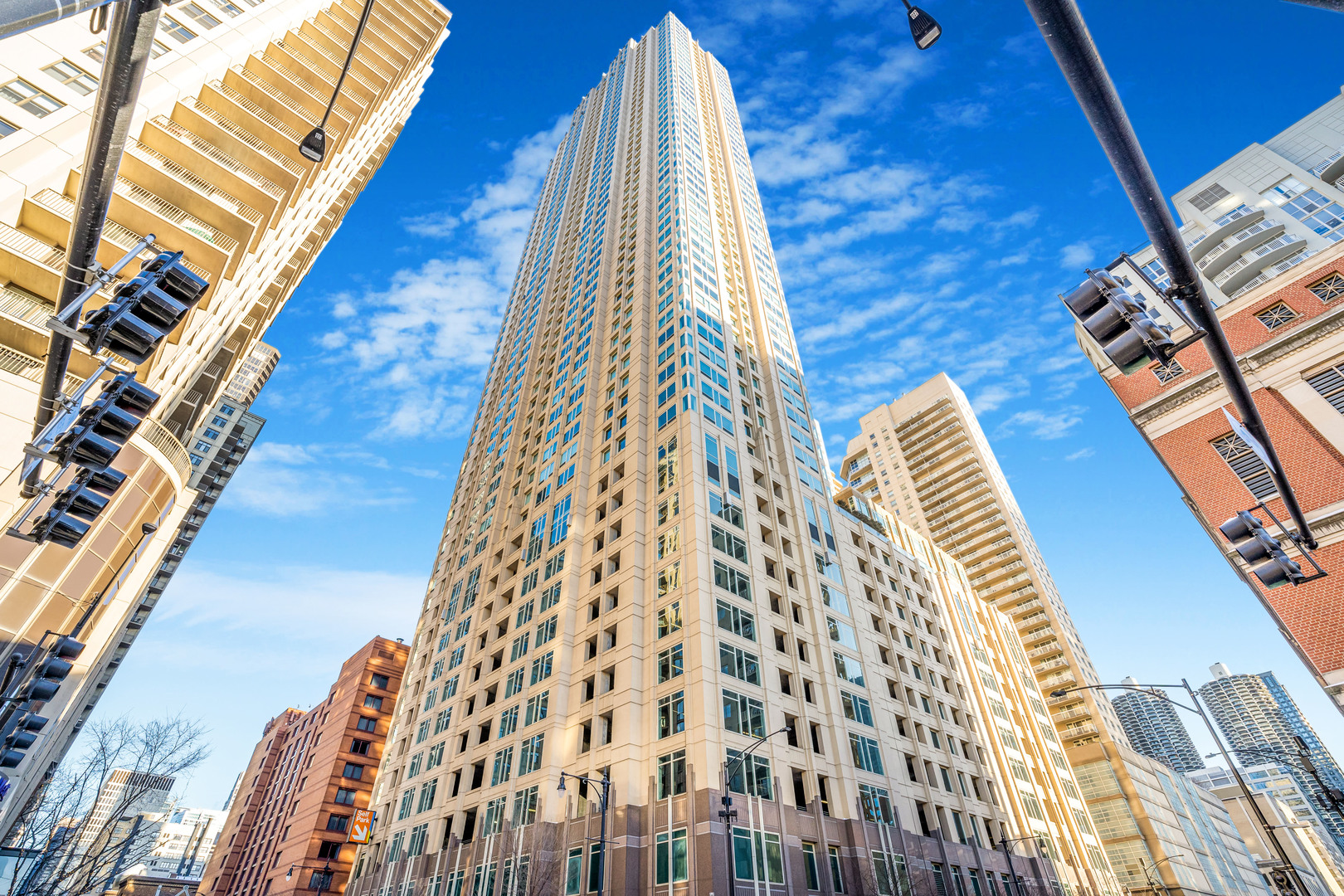 33 W Ontario Street Unit: 26A