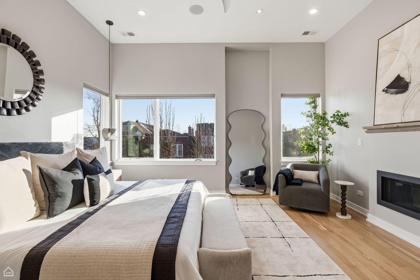 2234 W HURON Street