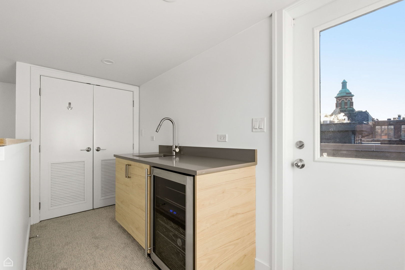 2234 W HURON Street