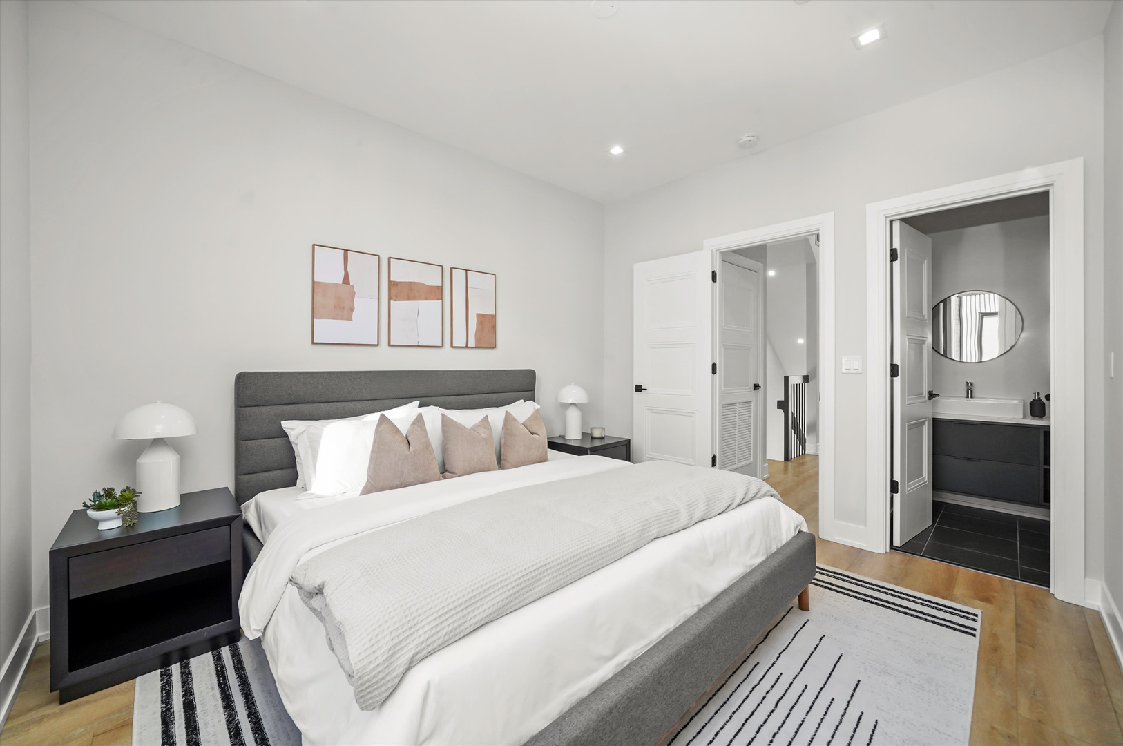 4232 W Belmont Avenue Unit: 3