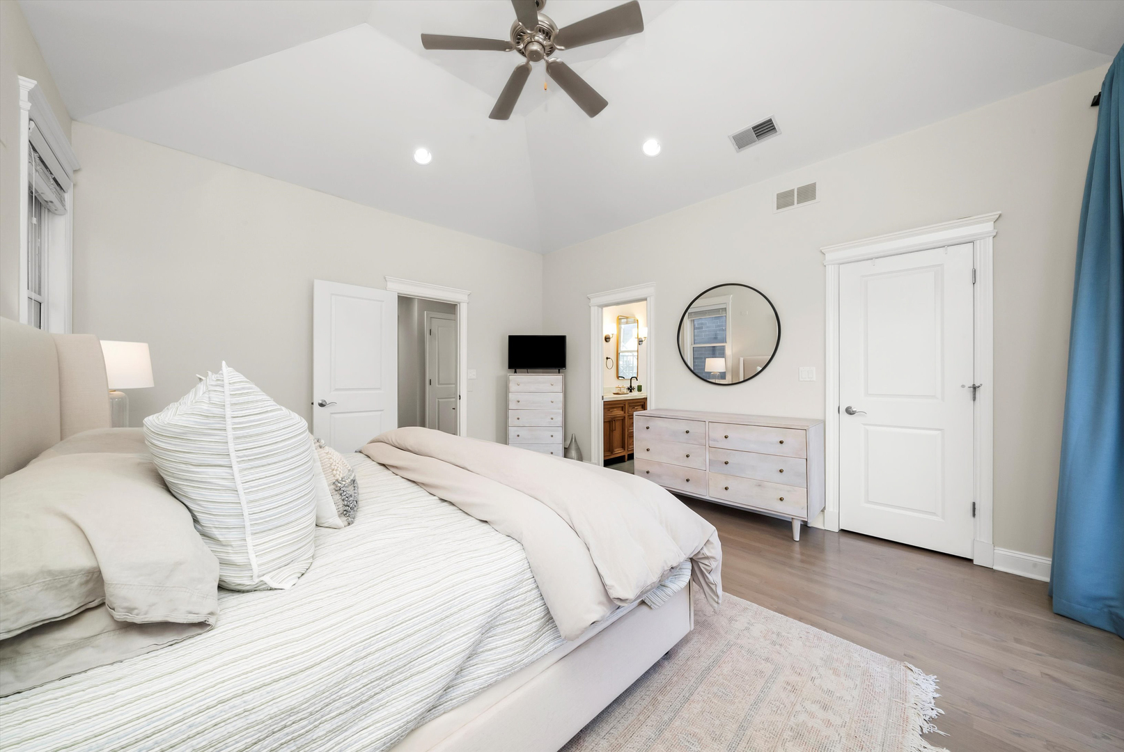 3647 N Damen Avenue Unit: 3