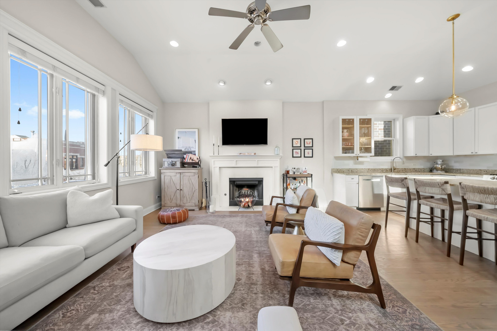 3647 N Damen Avenue Unit: 3