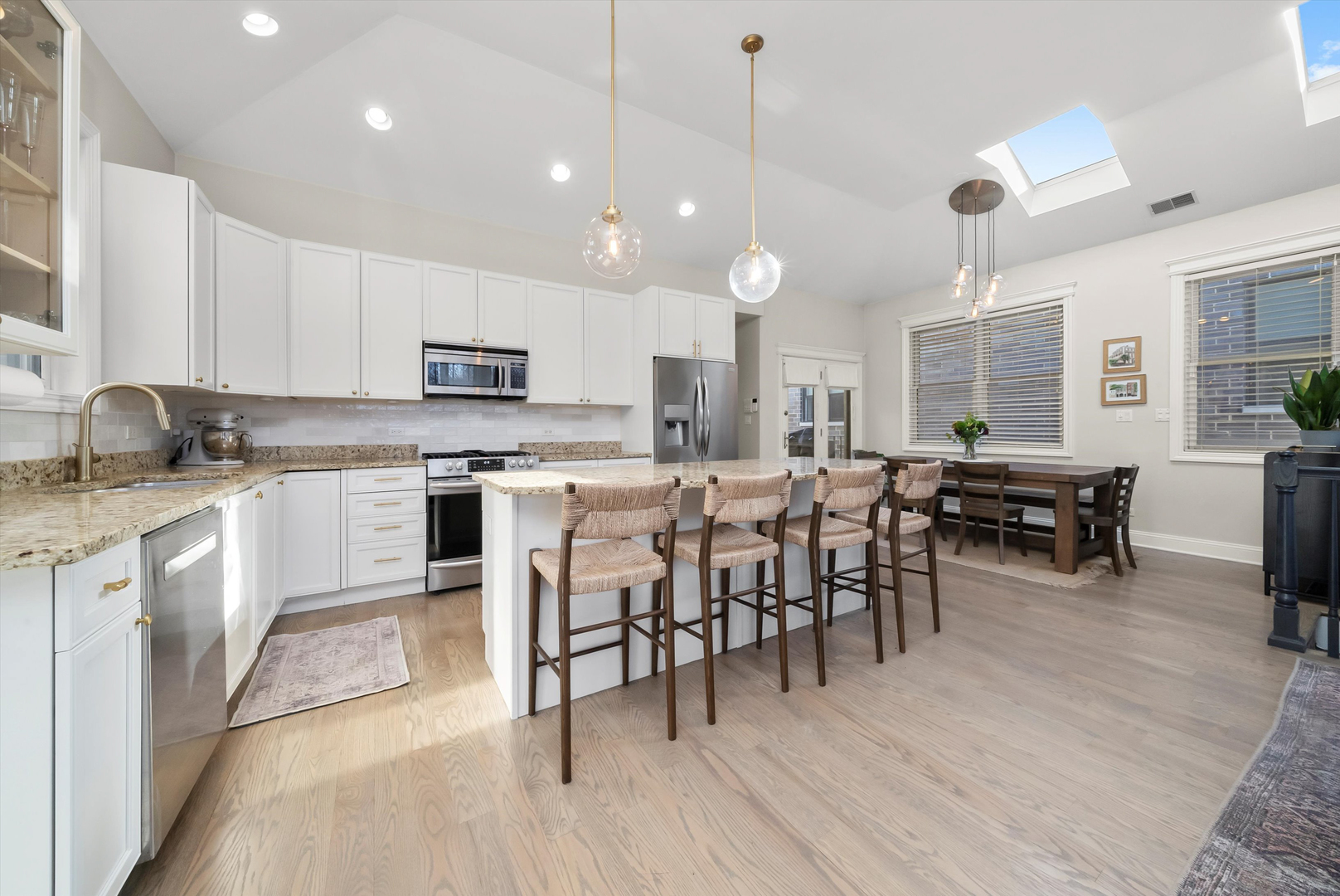 3647 N Damen Avenue Unit: 3