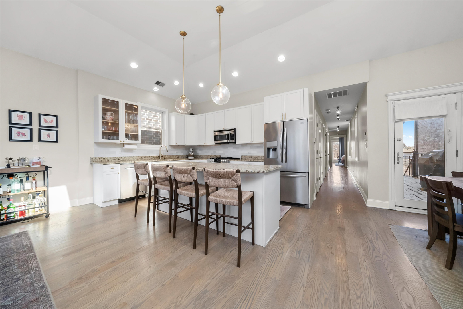 3647 N Damen Avenue Unit: 3