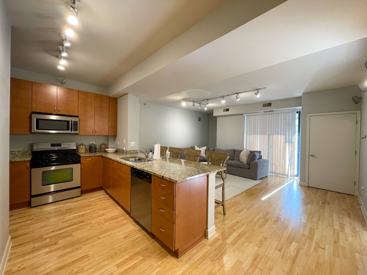 451 W Huron Street Unit: 709
