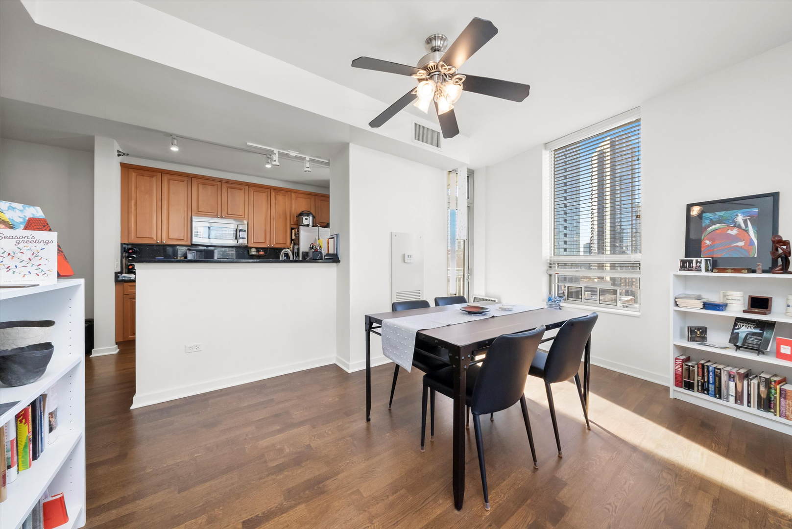 330 W Grand Avenue Unit: 1204
