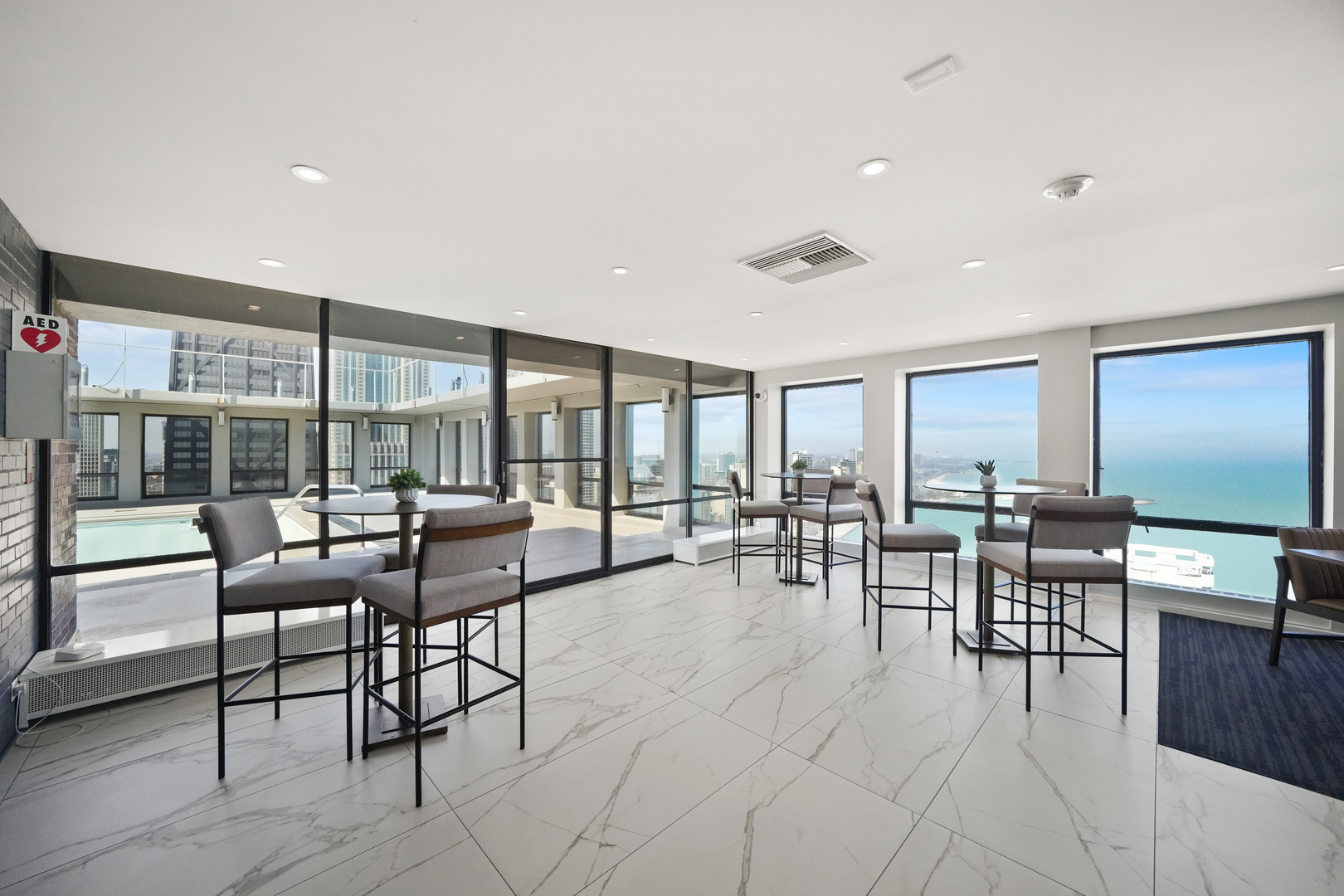 260 E Chestnut Street Unit: 406