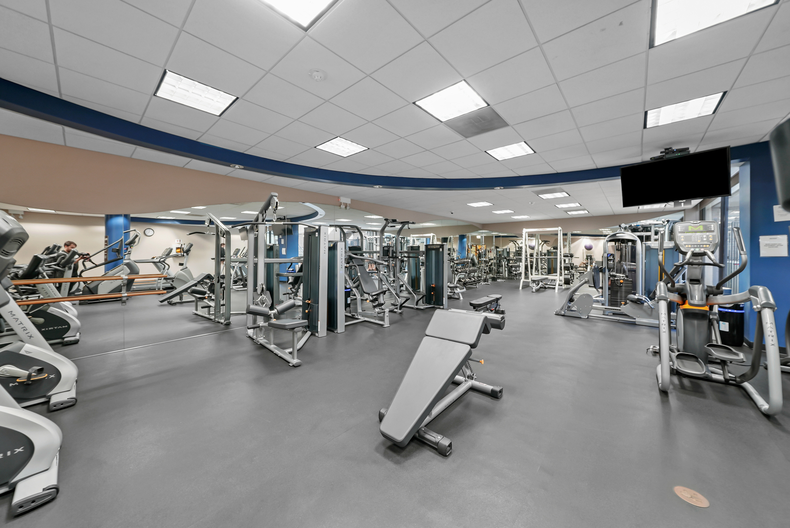 260 E Chestnut Street Unit: 406