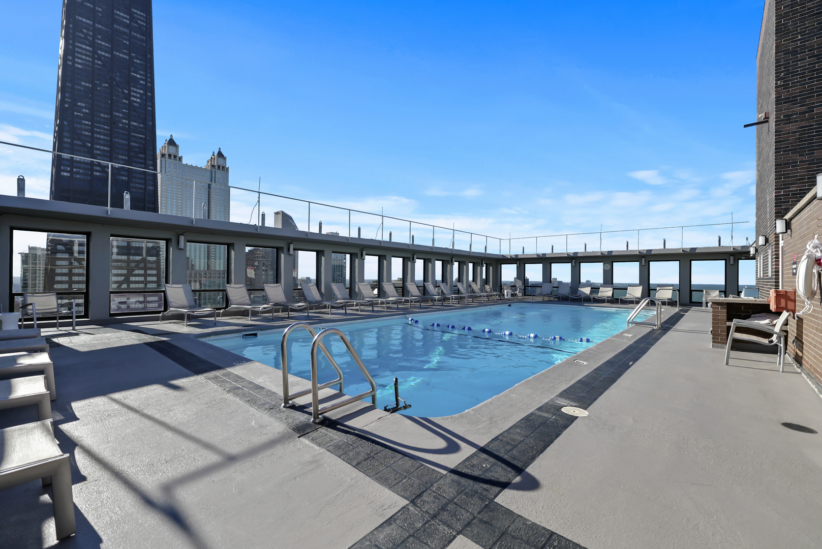 260 E Chestnut Street Unit: 406