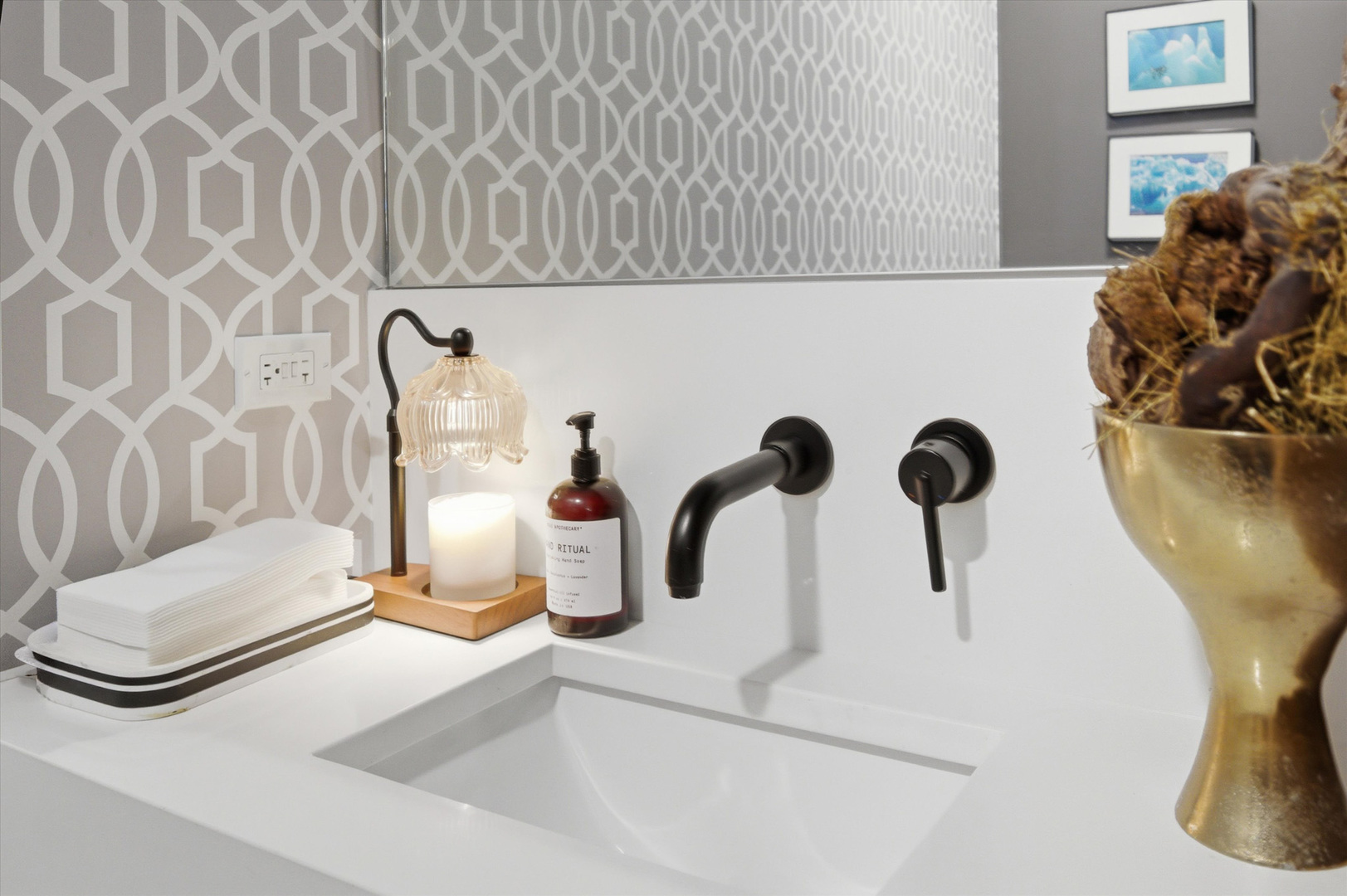 855 N Wolcott Avenue Unit: 1