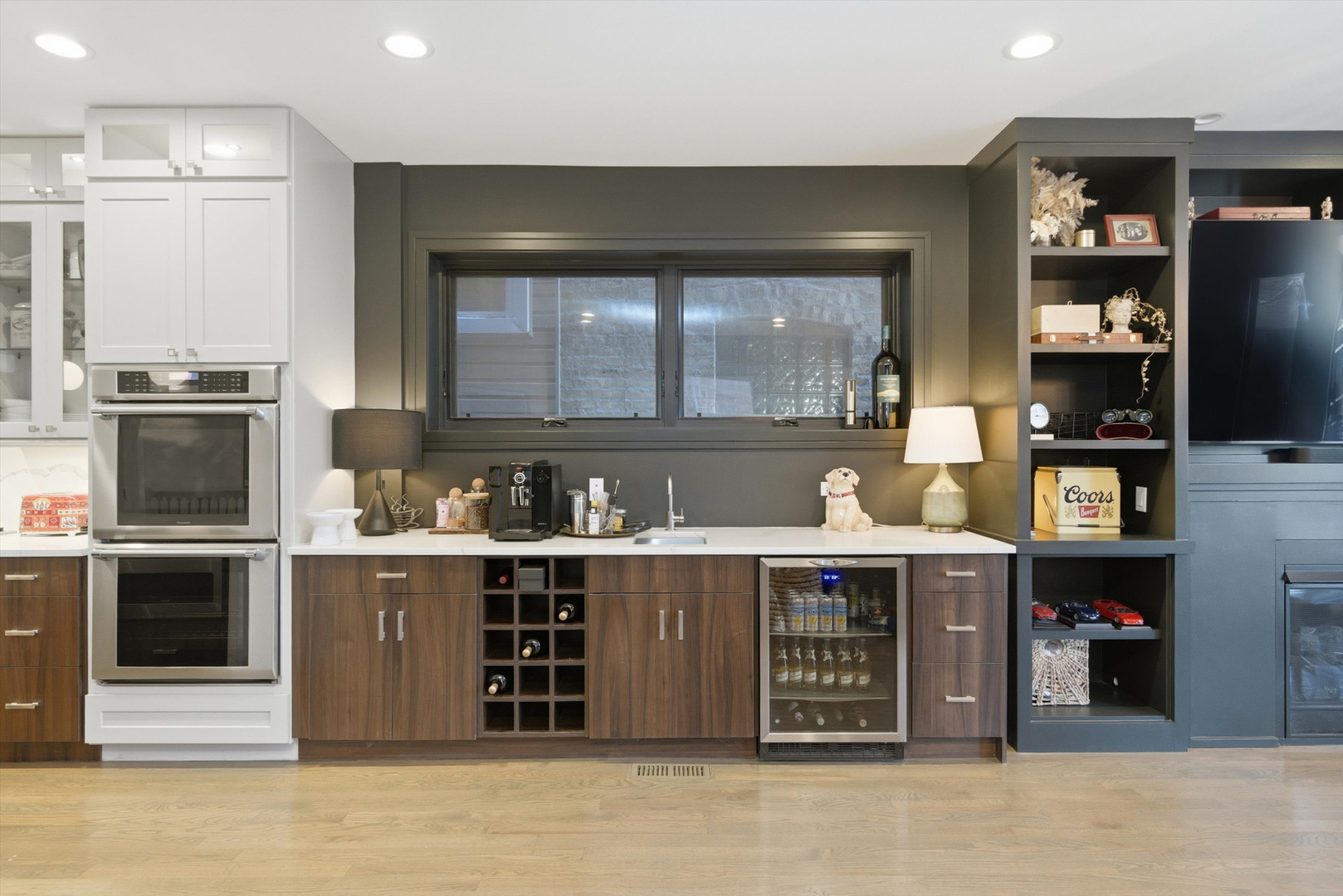 855 N Wolcott Avenue Unit: 1