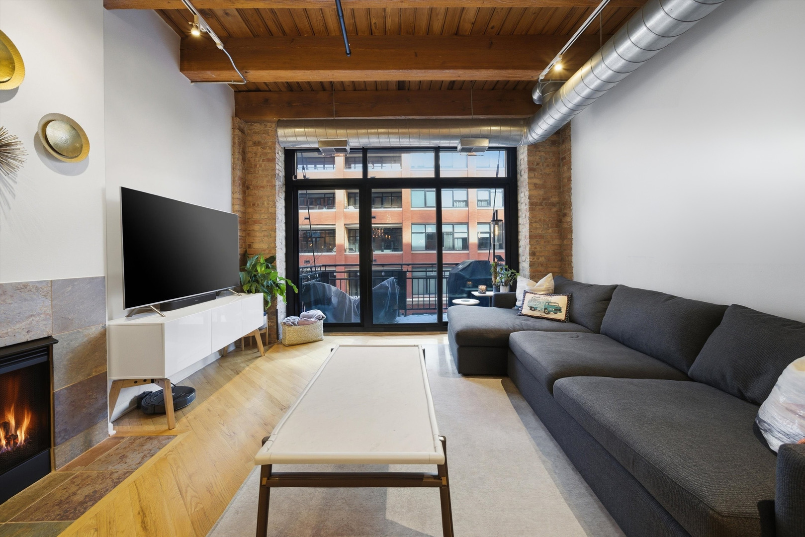 520 W HURON Street Unit: 314