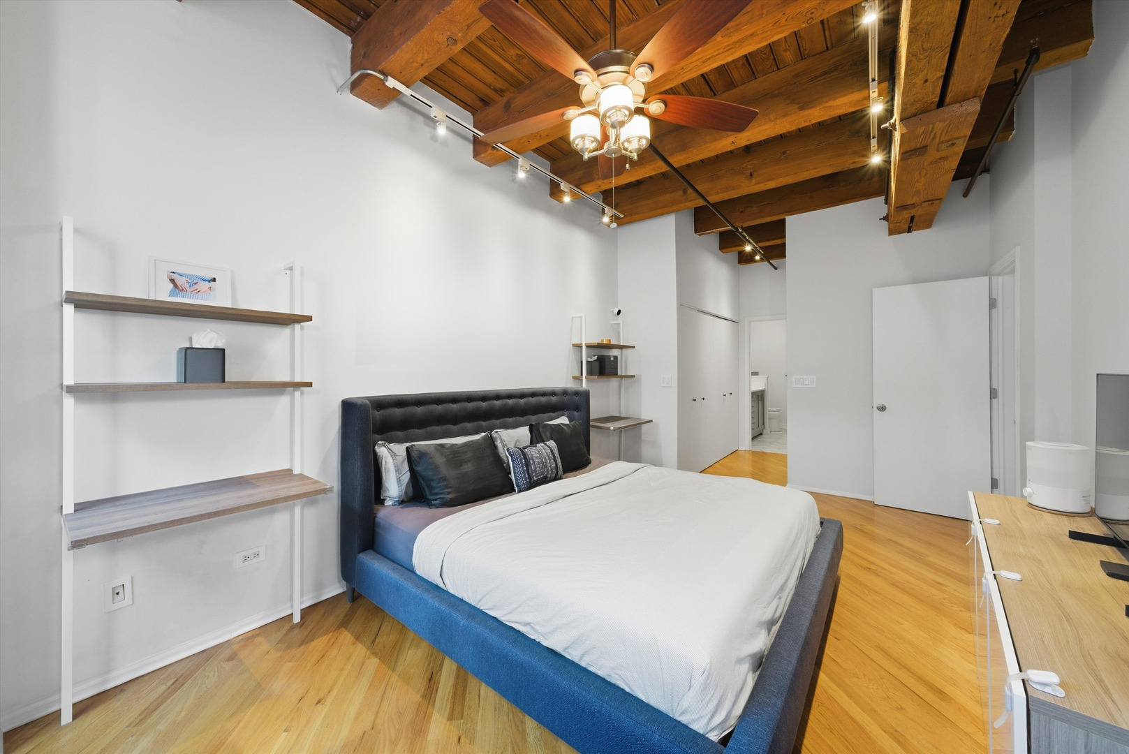 520 W HURON Street Unit: 314