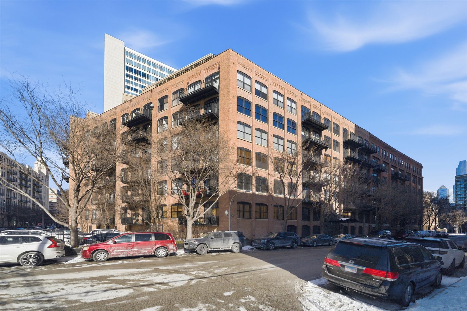 520 W HURON Street Unit: 314