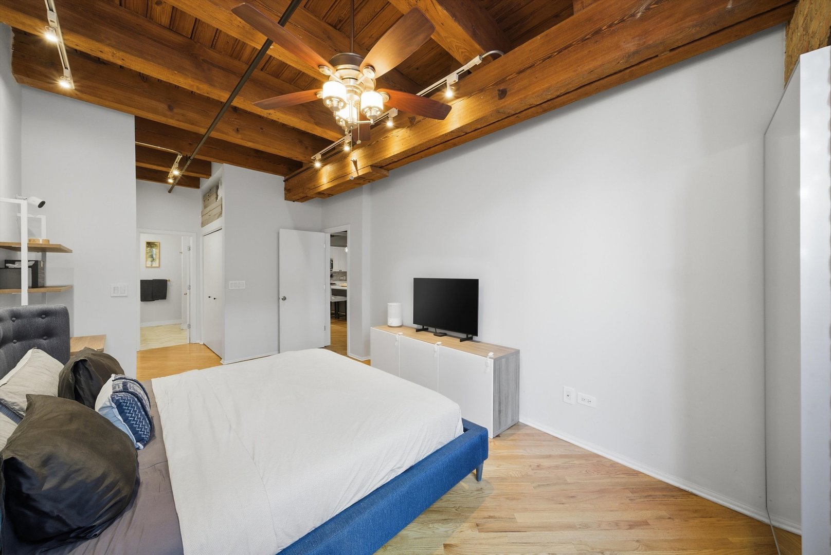 520 W HURON Street Unit: 314