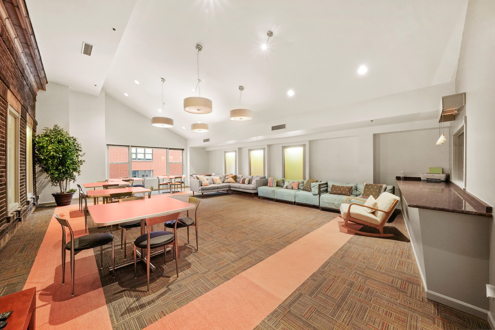 40 E 9th Street Unit: 1103