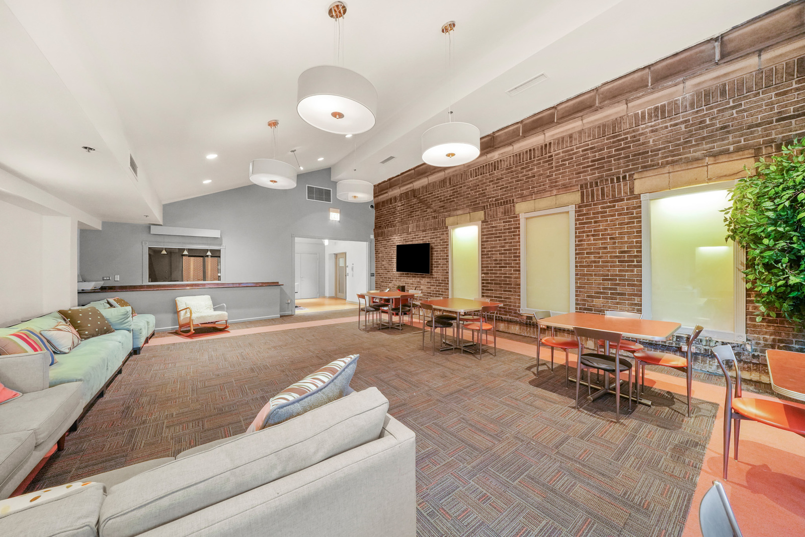 40 E 9th Street Unit: 1103