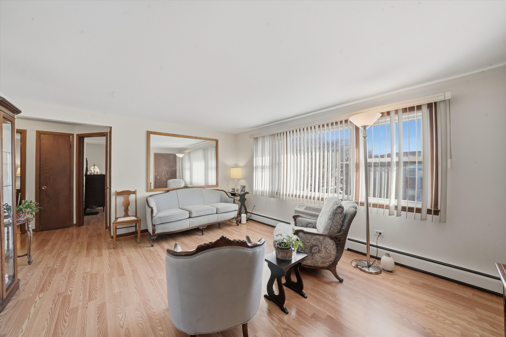 4859 W Byron Street Unit: 301W