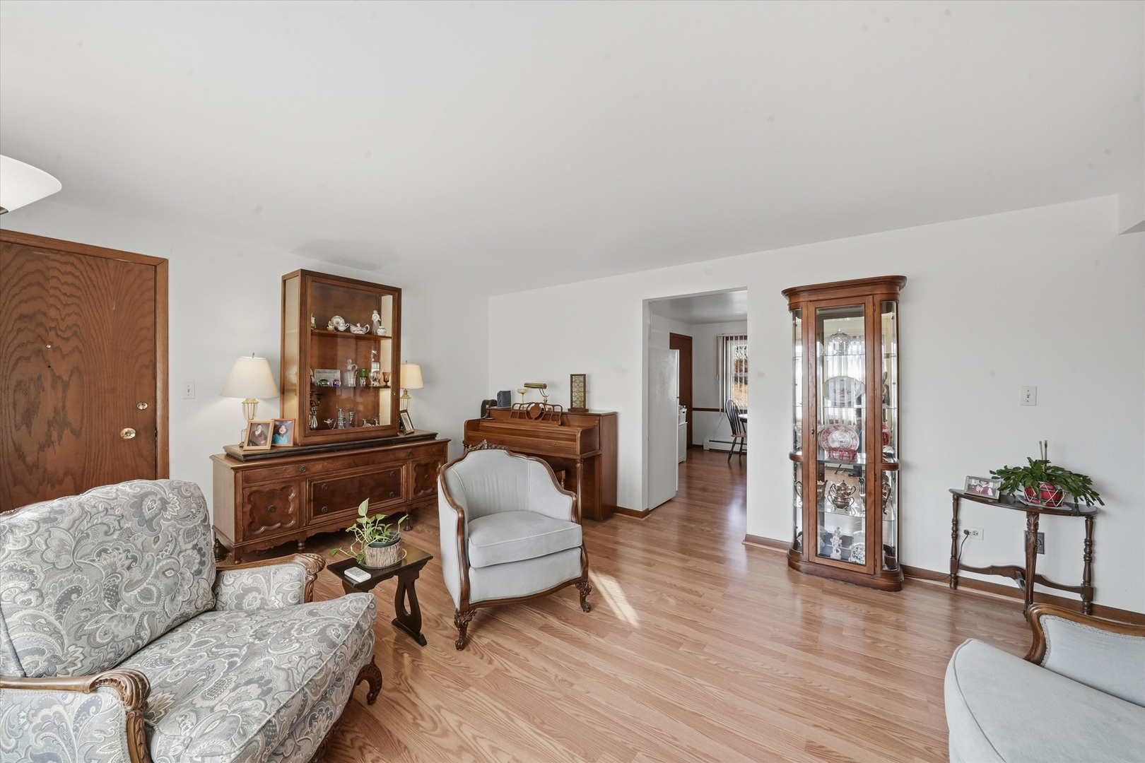 4859 W Byron Street Unit: 301W
