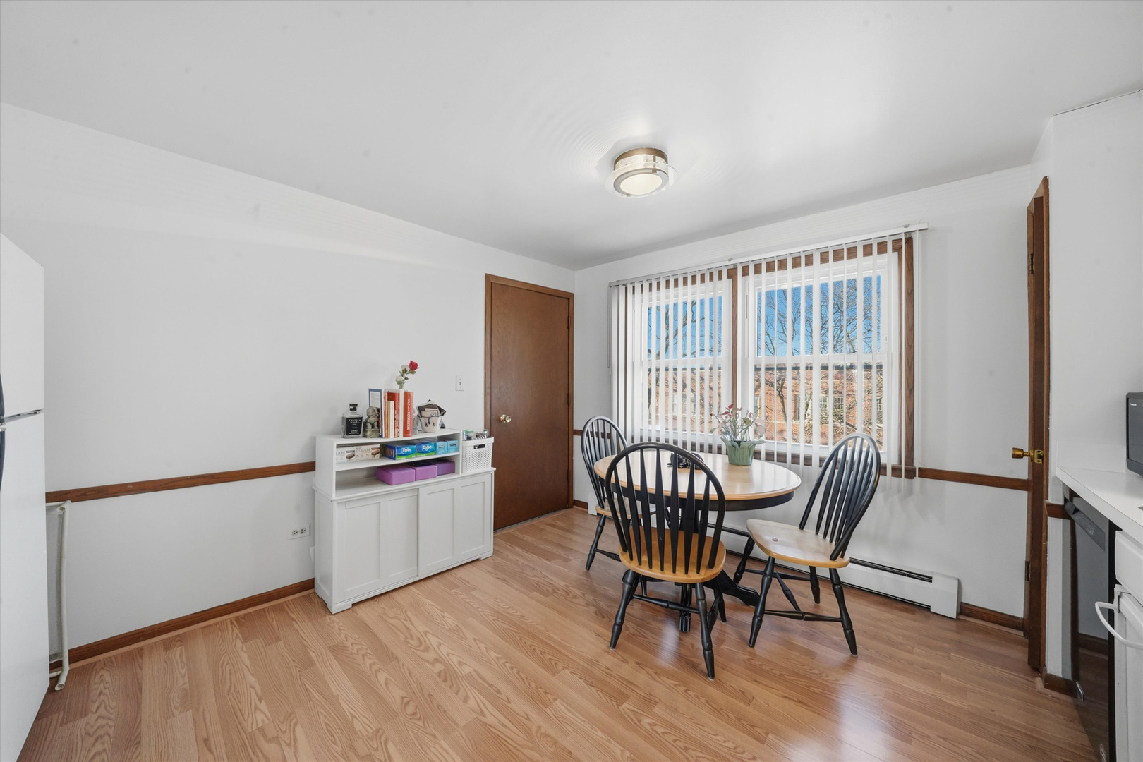 4859 W Byron Street Unit: 301W