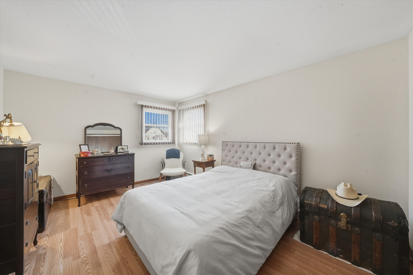4859 W Byron Street Unit: 301W