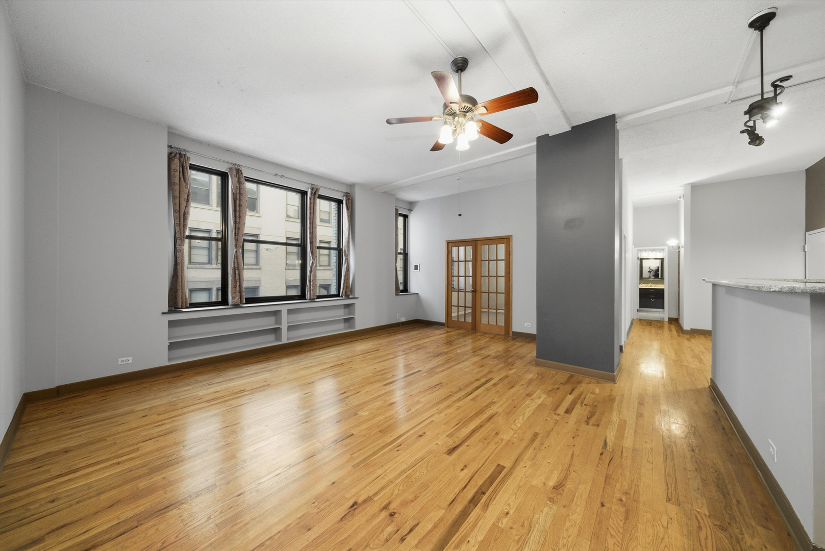 600 S Dearborn Street Unit: 311