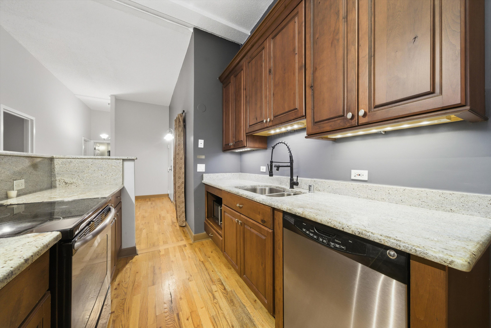 600 S Dearborn Street Unit: 311