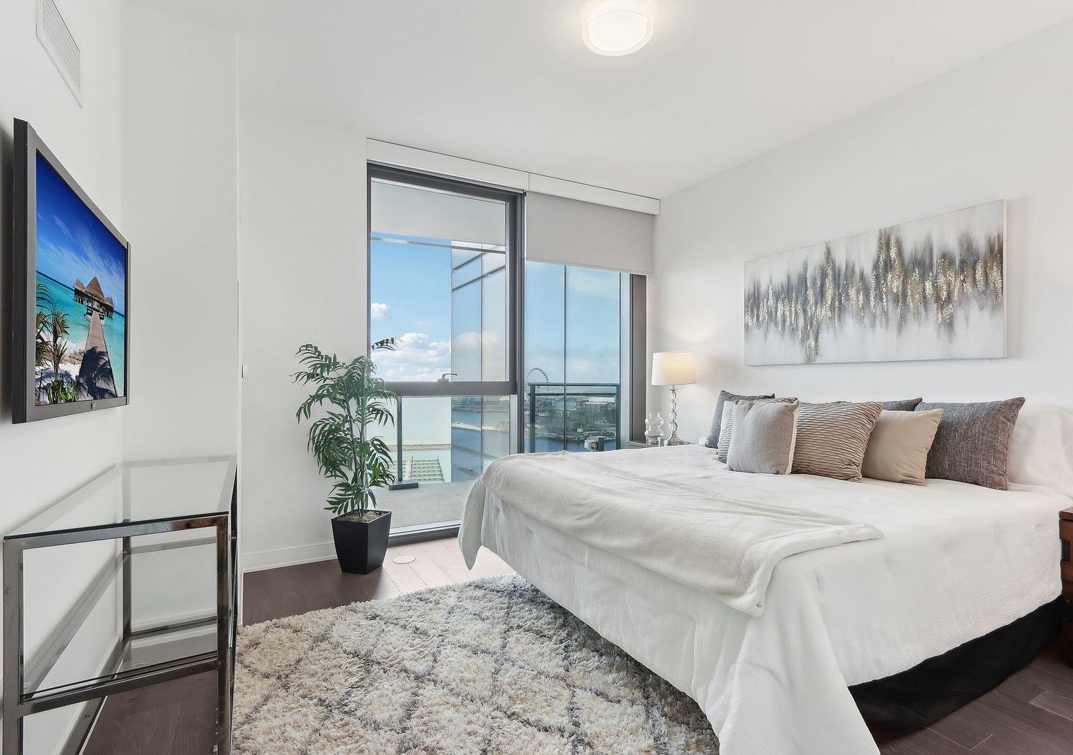 211 N Harbor Drive Unit: 408